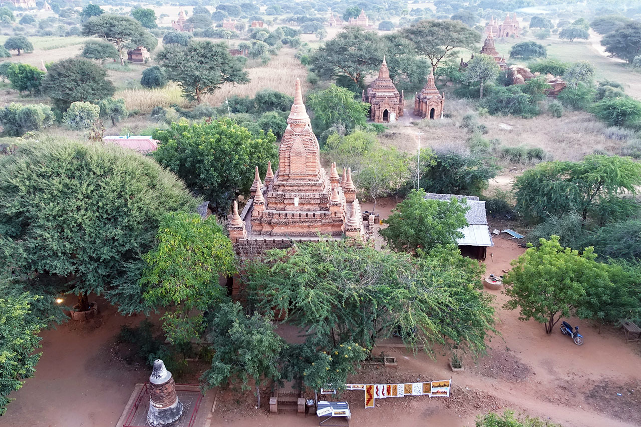 Sunrise at Shwe Leik Too Temple