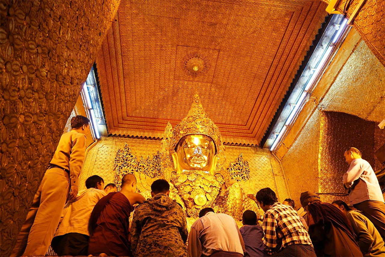 Mahamuni pagoda