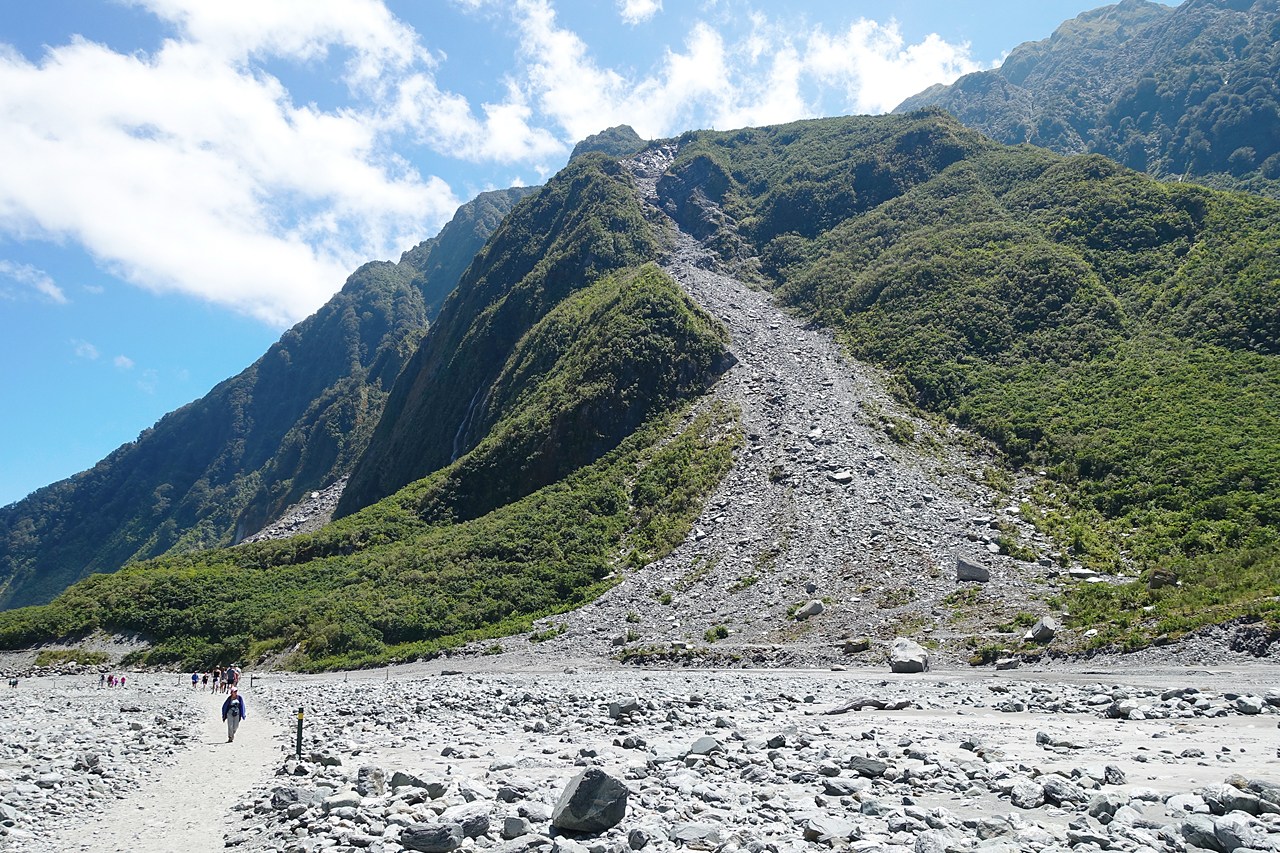 Walking to the viewpoint
