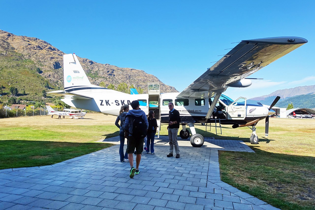 Cessna Caravan flight with captain Hank