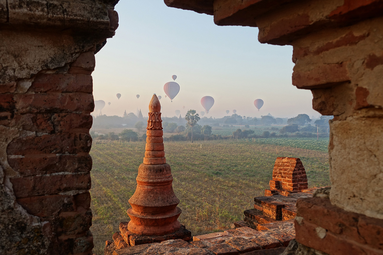 Sunrise at Shwe Leik Too Temple