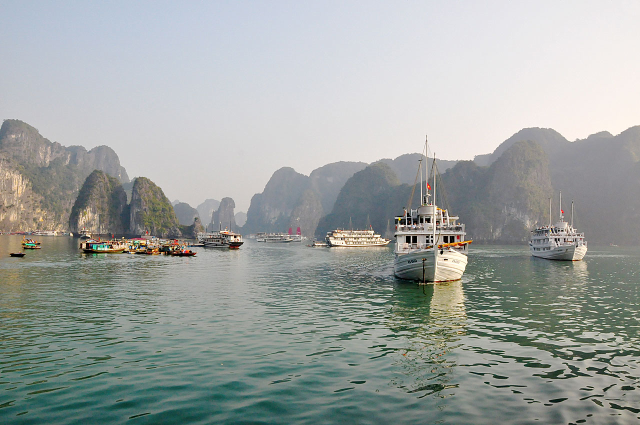Paradise Cruises, Halong Bay