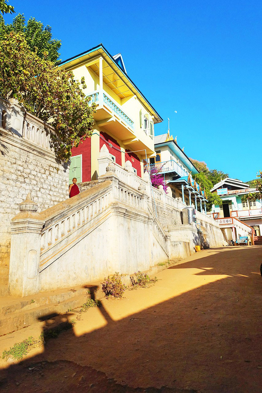 Maing Thauk forest monastery