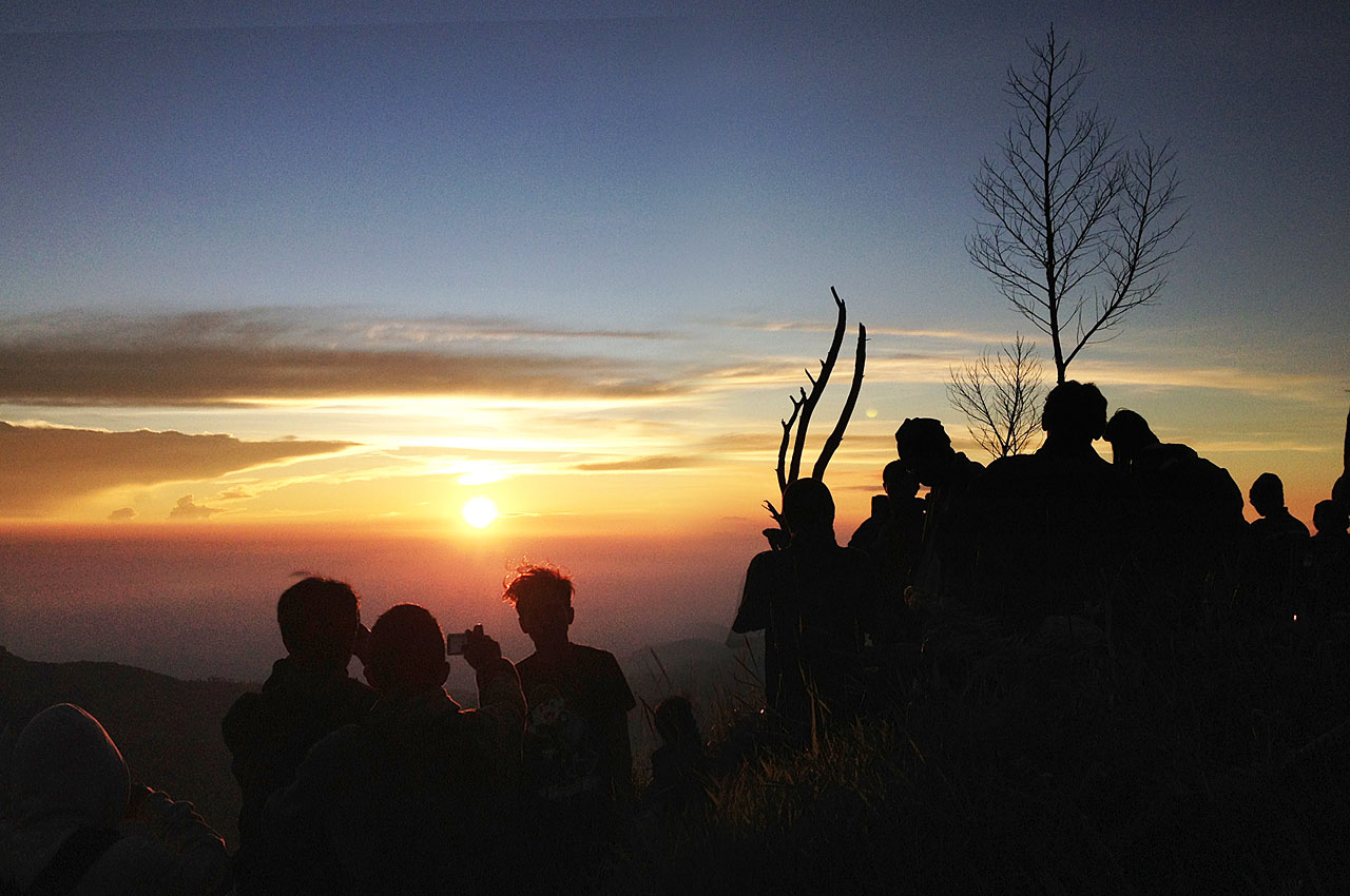 Sunrise at Sikunir Hill
