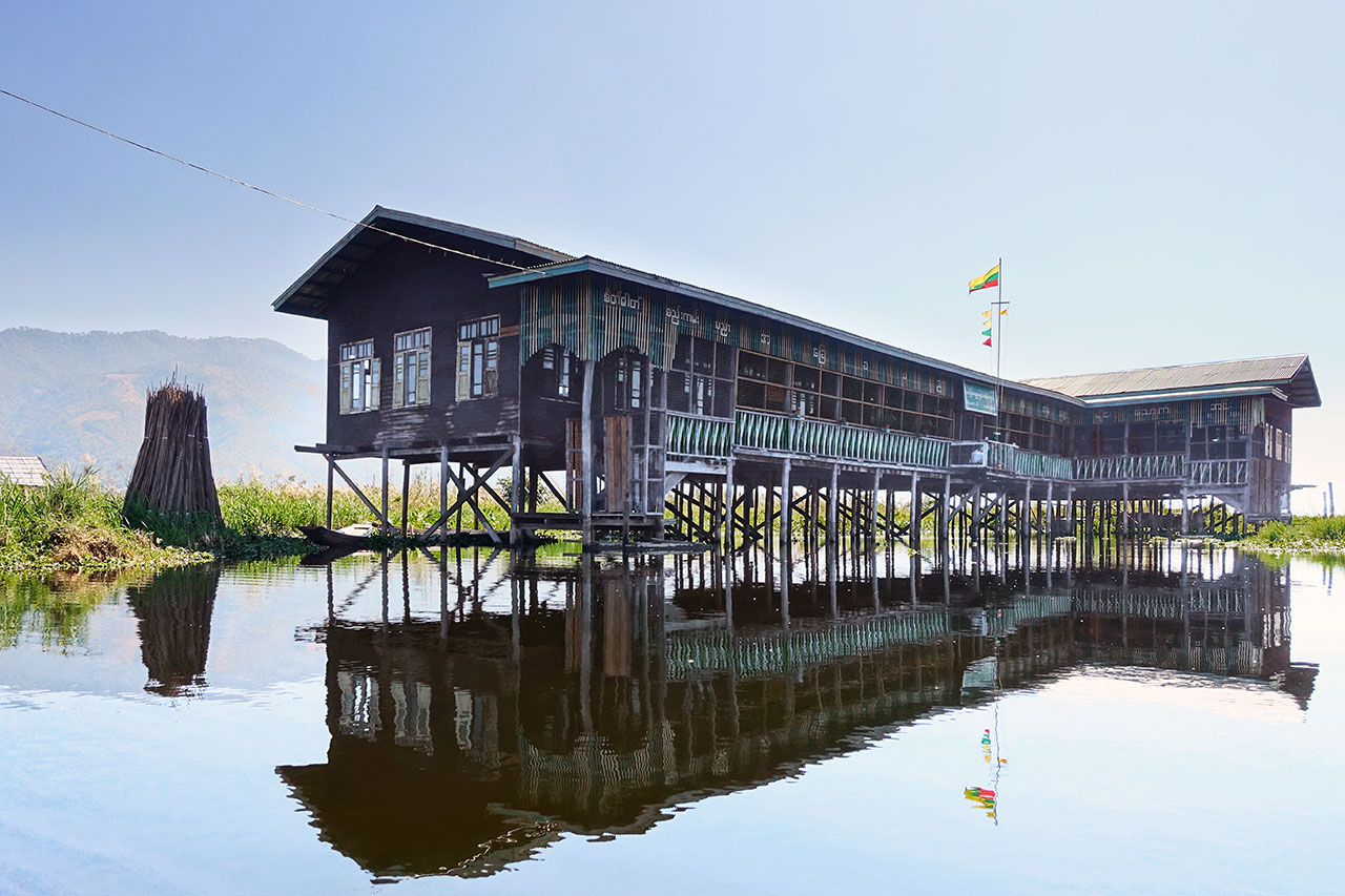 Primary school in Maing Thauk floating village