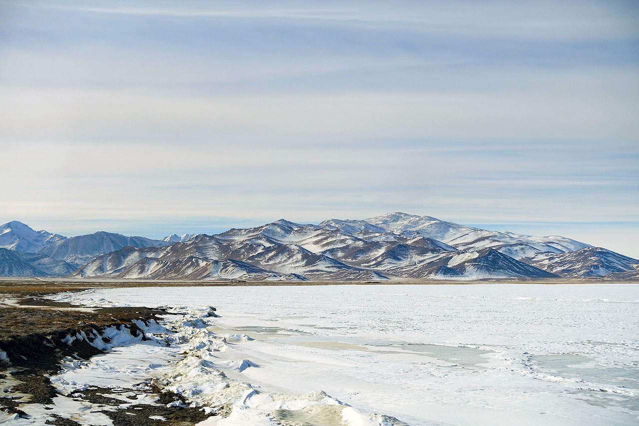 The frozen Karakul lake