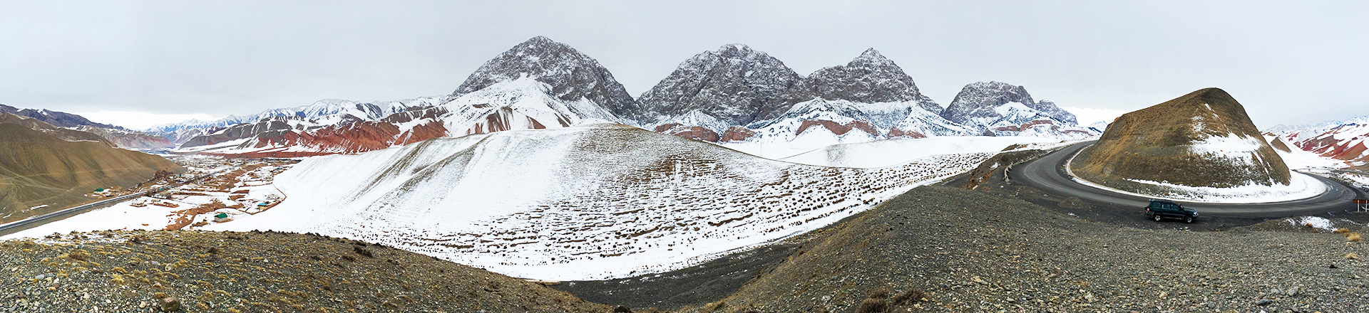 Taldyk Pass in the Alay mountains of Osh region, Kyrgyzstan