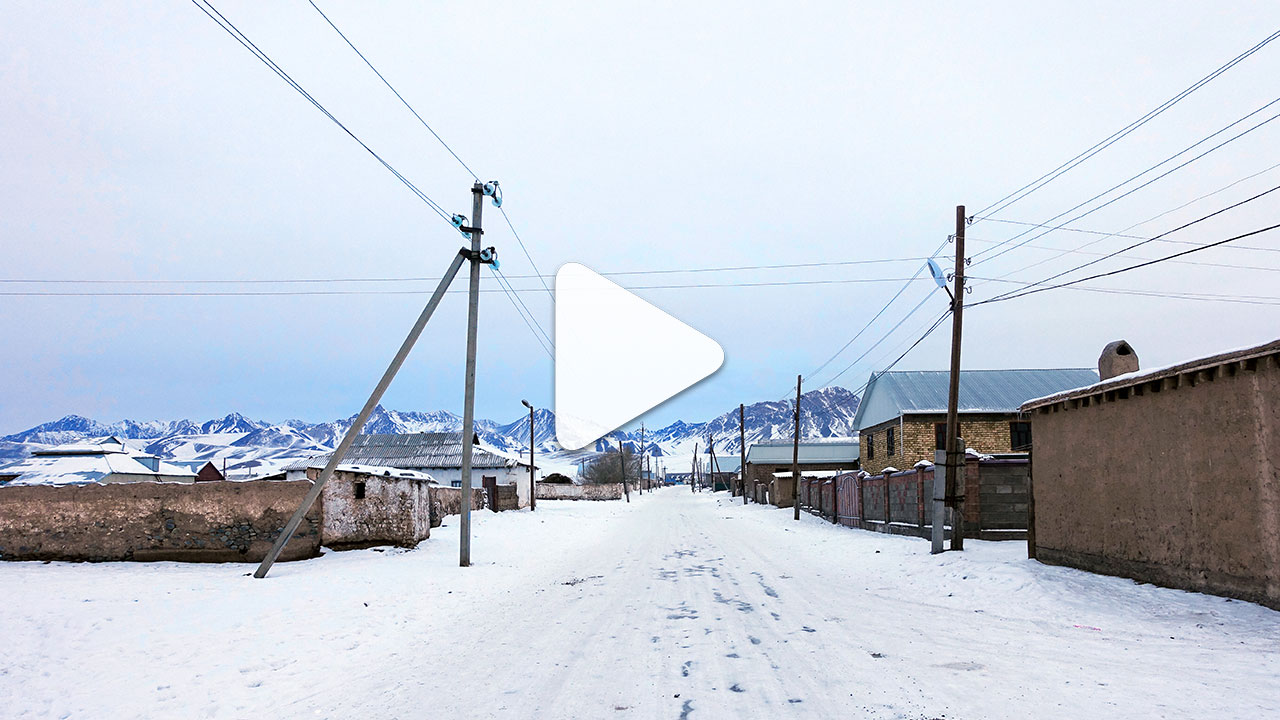 Arriving at Sary Tash village