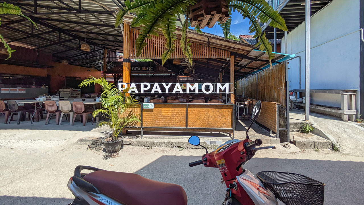 Papaya Mom Restaurant