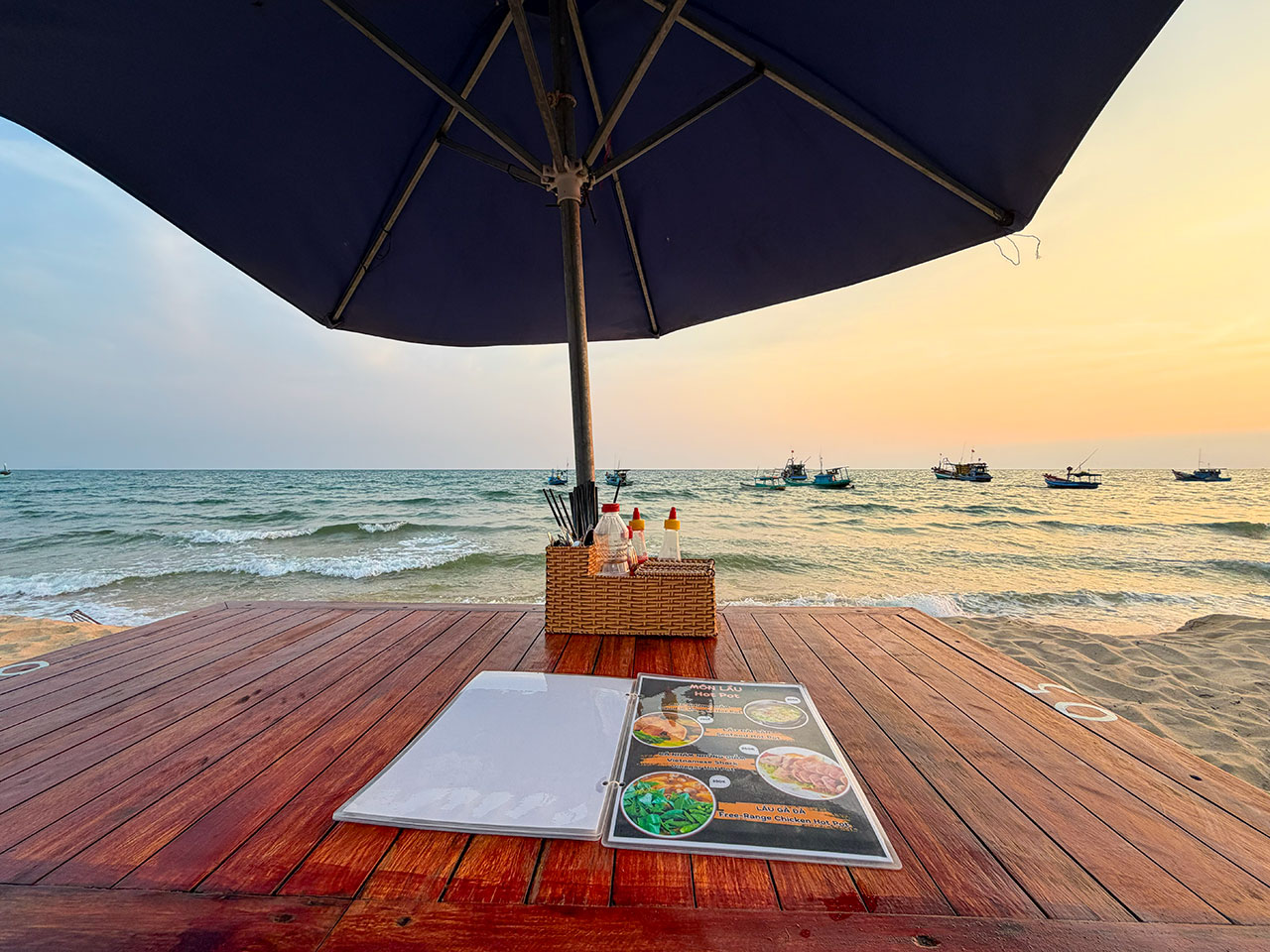 Cua Can Fishing Village Restaurant