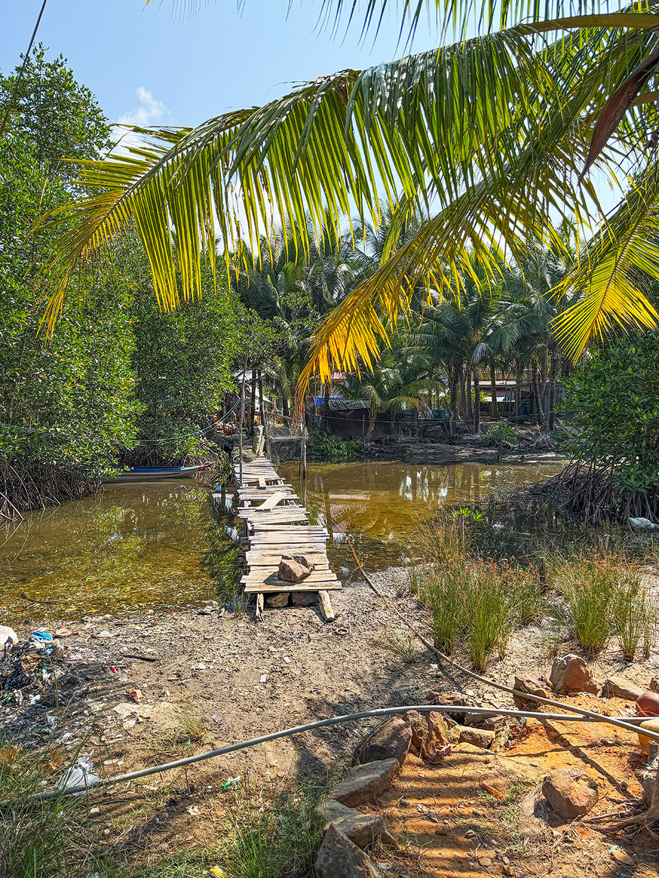 Cua Can Fishing Village