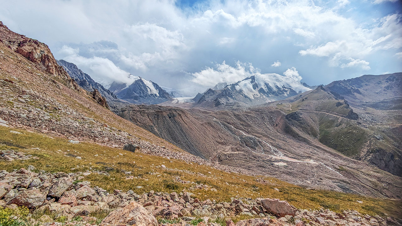 Hike to Manshuk Mametova Lake