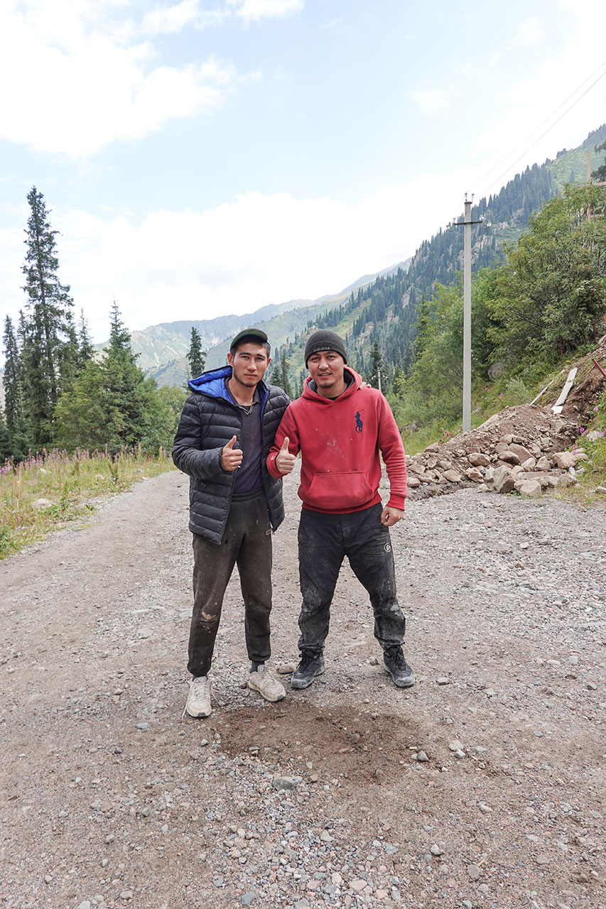 Hike to Manshuk Mametova Lake
